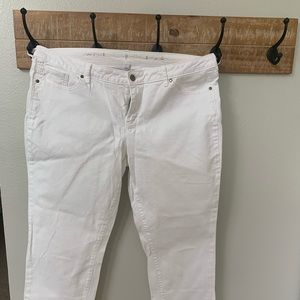 Jennifer Lopez white jeans